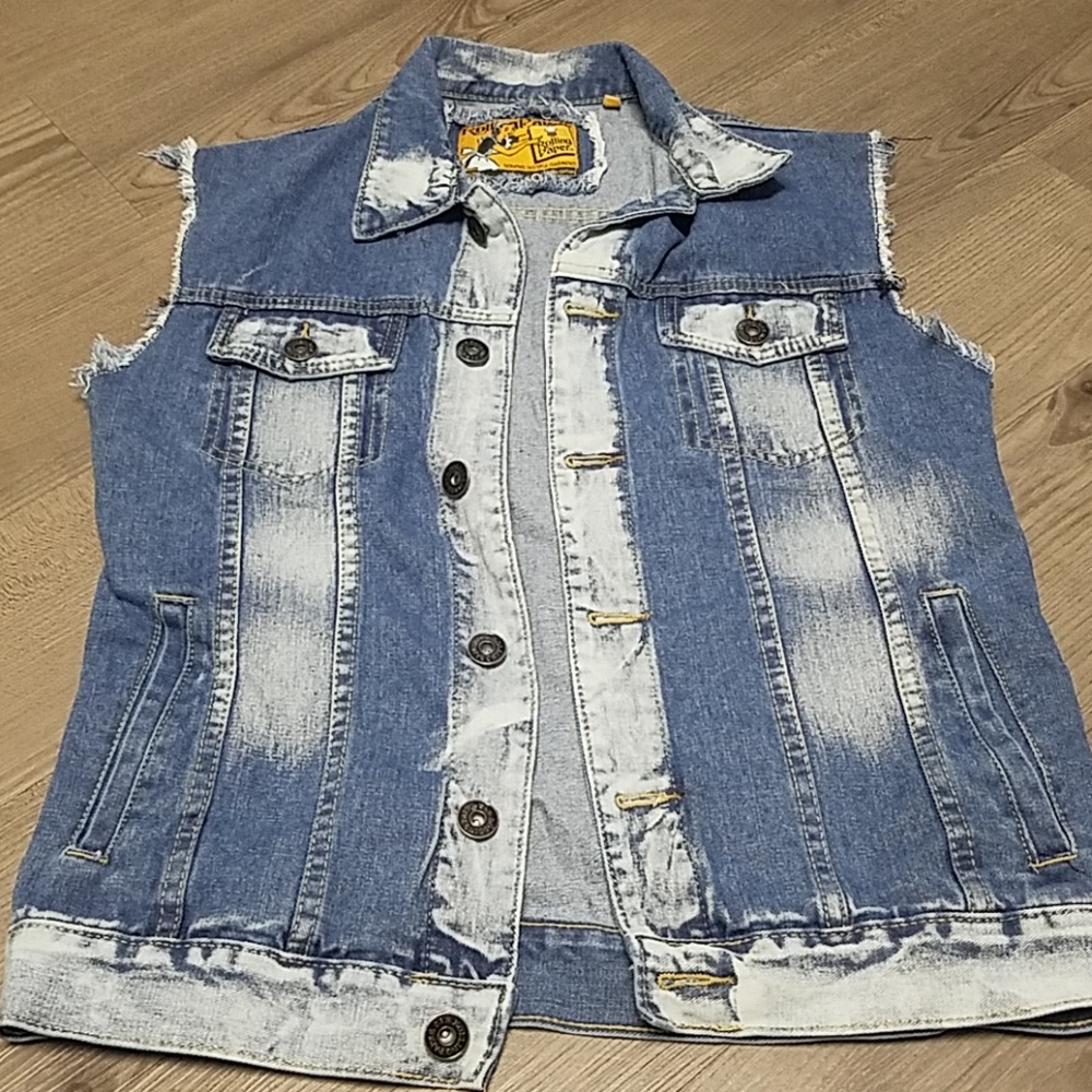 Rolling paper jean vest
